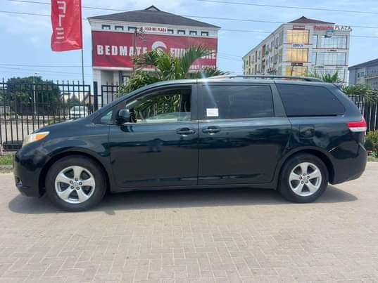 A picture of Foreign used Toyota Sienna LE 2011