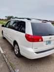 A picture of Toyota sienna 010
