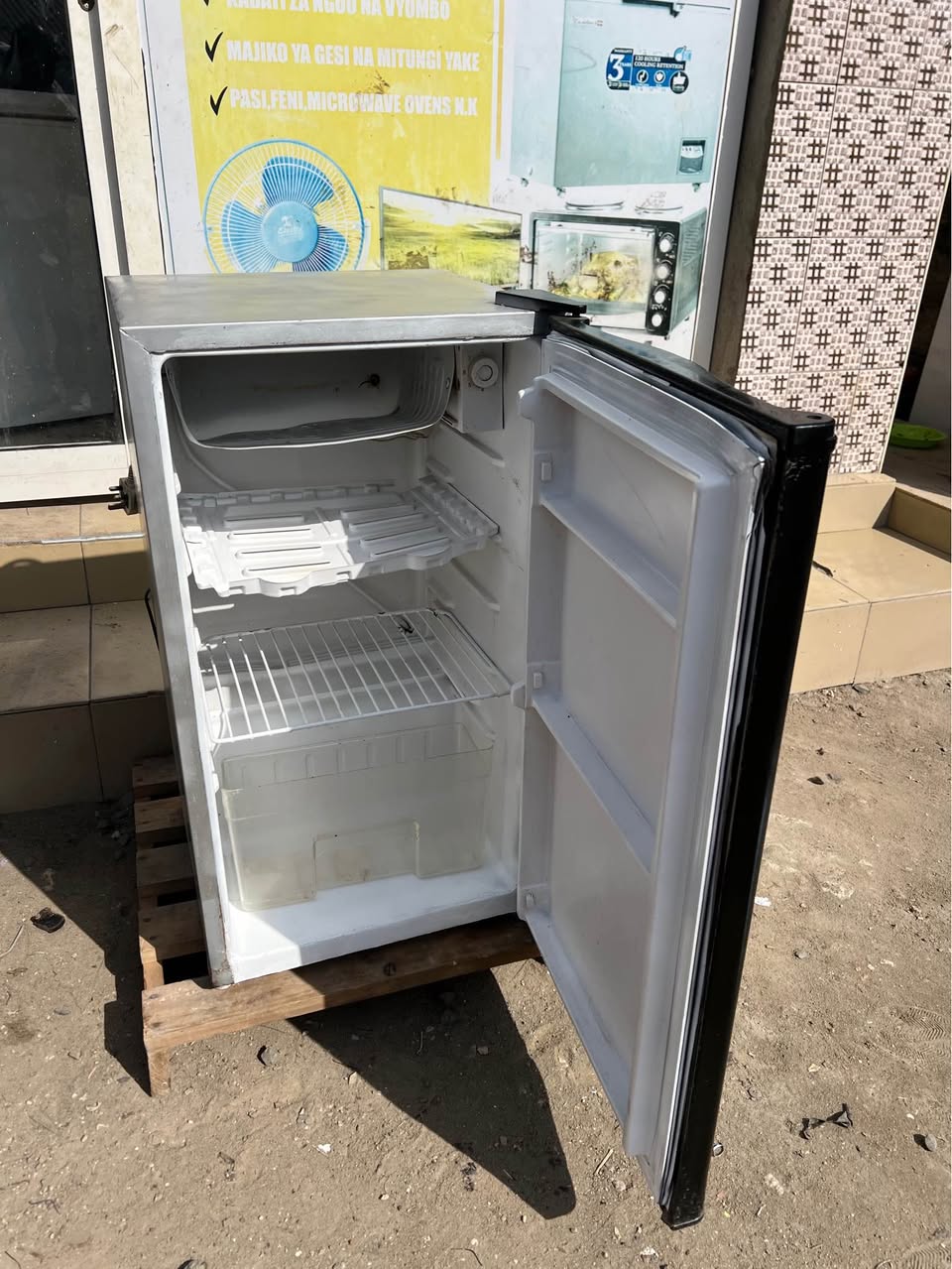 A picture of Delta fridge lit 100 Inagandsha sna Bei 170000