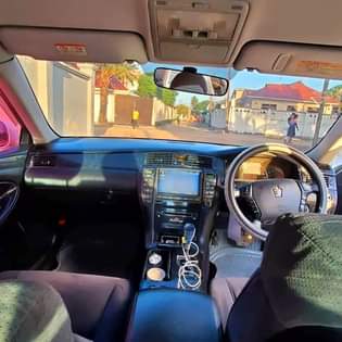 A picture of Toyota crown Athlete
