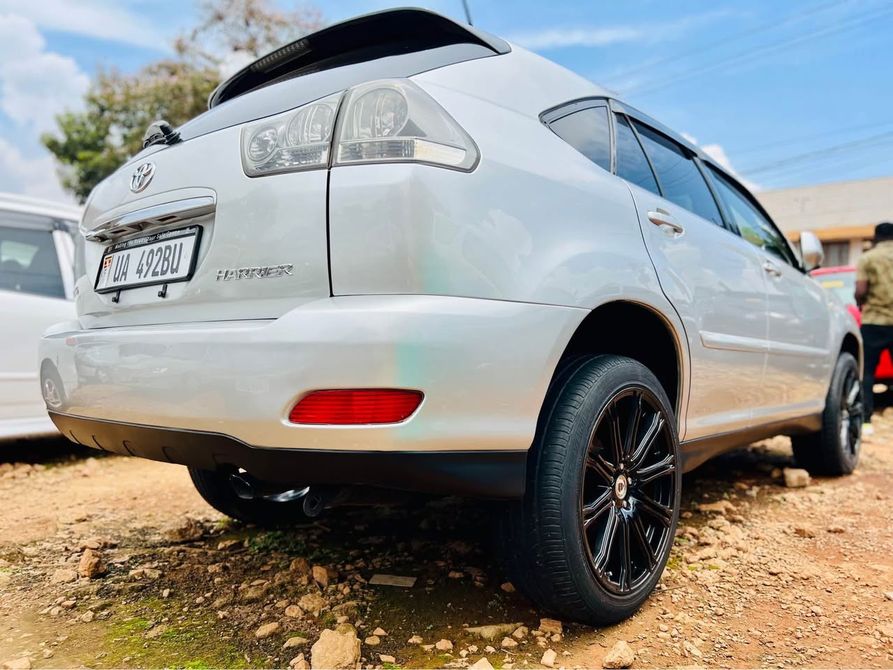 A picture of Toyota harrier 2009
