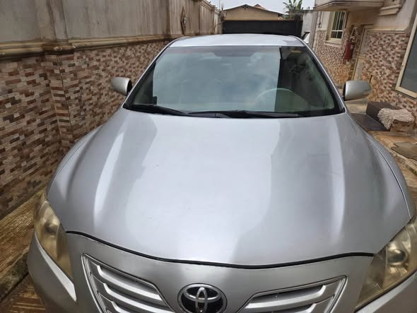 A picture of Toyota Camry 08