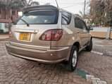 A picture of Harrier Old Model Year 2001 Cc 3000 6vvti Km 200k