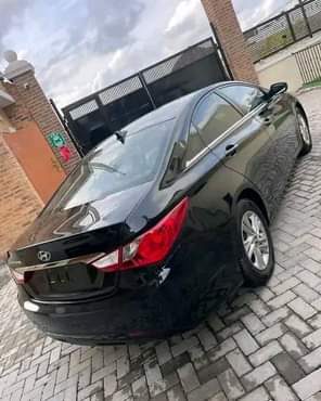 A picture of DIRECT TOKUNBO 2011 HYUNDAI SONATA SPORT Accident Free Thumbstart Android