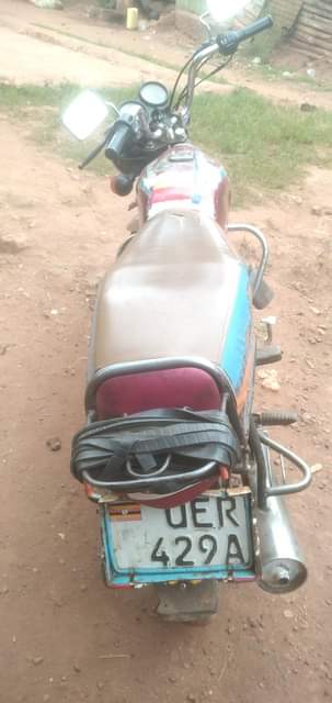 A picture of BAJAJ 100 UER 429A BUY AND RIDE LOGBOOK AVAILABLE AT