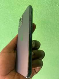 A picture of iPhone 11 Pro 64gb With Face id