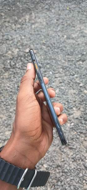 A picture of SAMSUNG A50