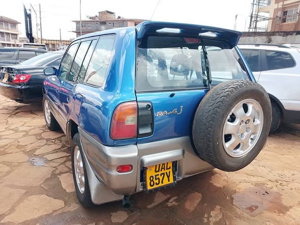 A picture of Rav4 12millions CALL 0786 92 82 59