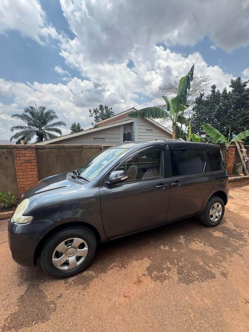 A picture of Sienta 2010 21M negotiable