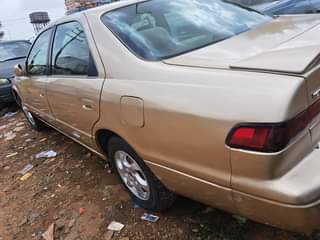 A picture of Toyota can t 1999