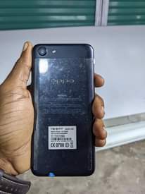A picture of Oppo A83