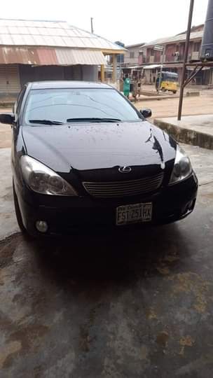 A picture of Lexus ex300