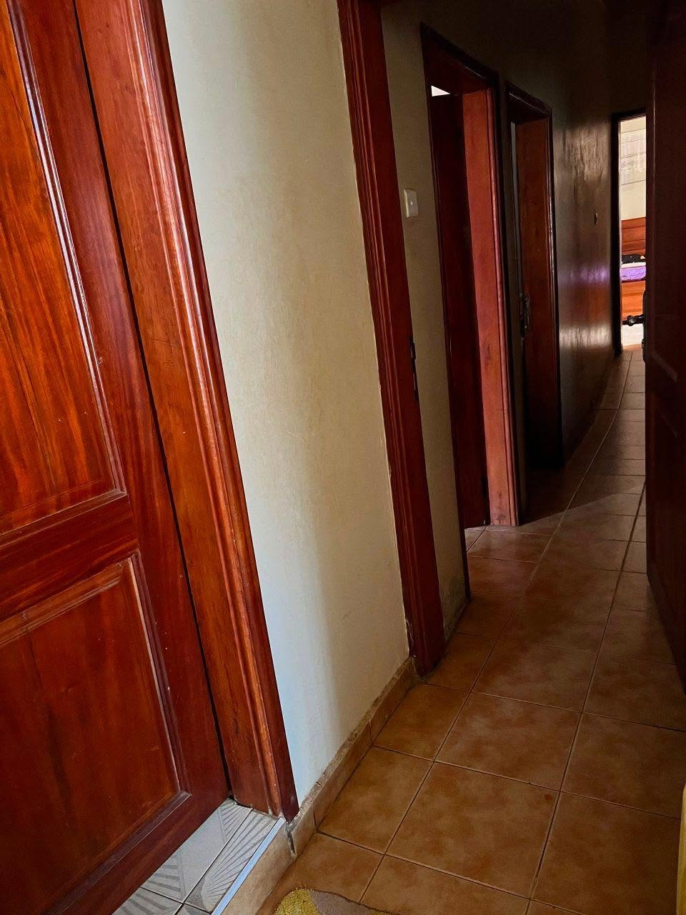 A picture of Family house