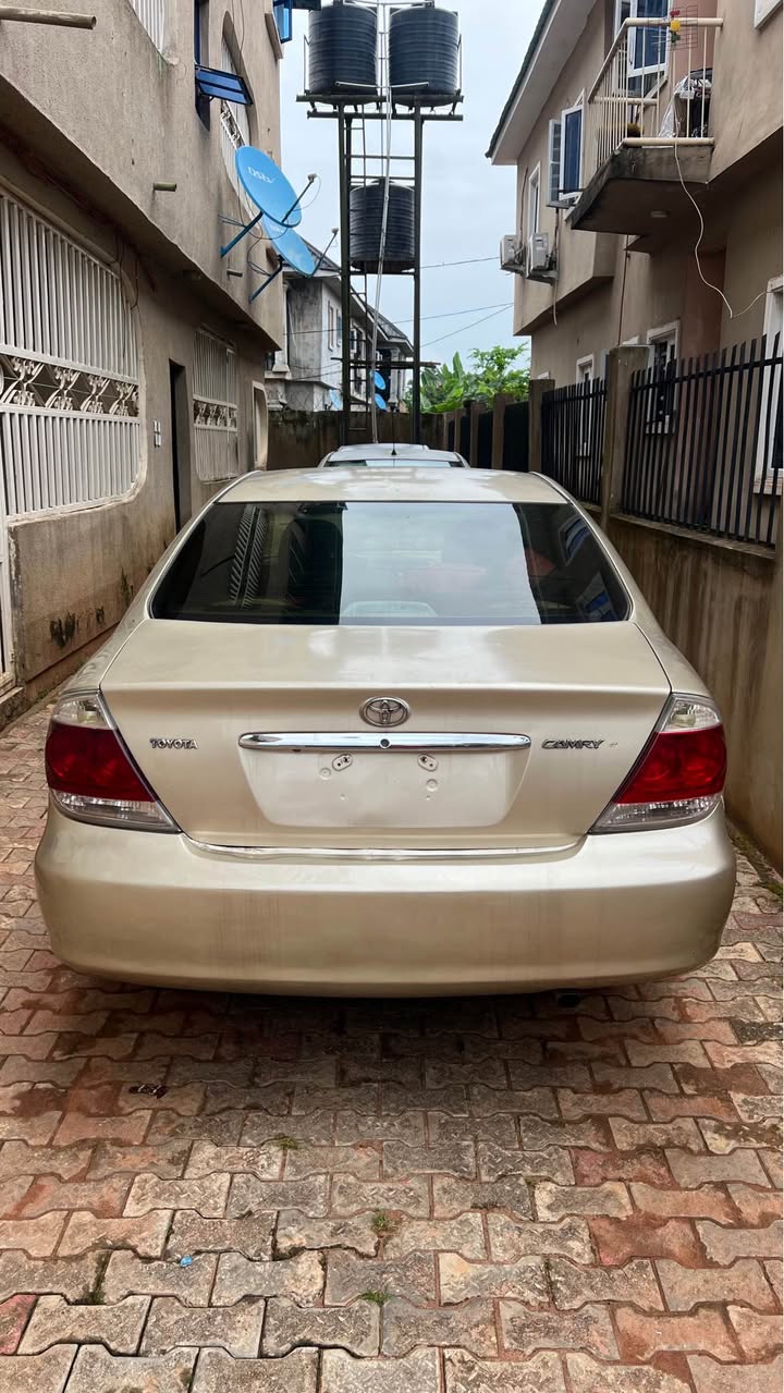 A picture of Toyota Camry 2 4 LE 2004 model