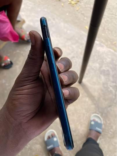 A picture of Oppo F9 ina Password Ya Kuflash