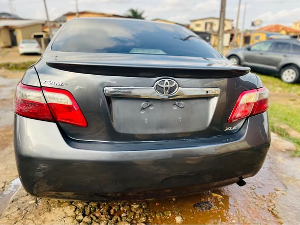 A picture of 2009 Toyota Camry XLE Engine gear and AC working fine
