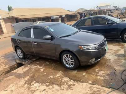 A picture of 2010 Kia Kia cerato This car is in toks standard