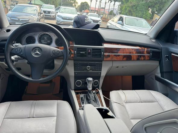 A picture of MERCEDES BENZ GLK350 2010 MODEL