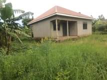 A picture of 33m Hot deal quick sale 33m located Buwambo Lugo Has