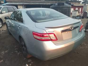 A picture of 2008 Toyota Camry use by a woman first body Untampered