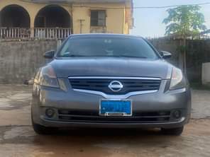 A picture of 4plugs Nissan Altima 2009 model Very clean Engine Gear Ac