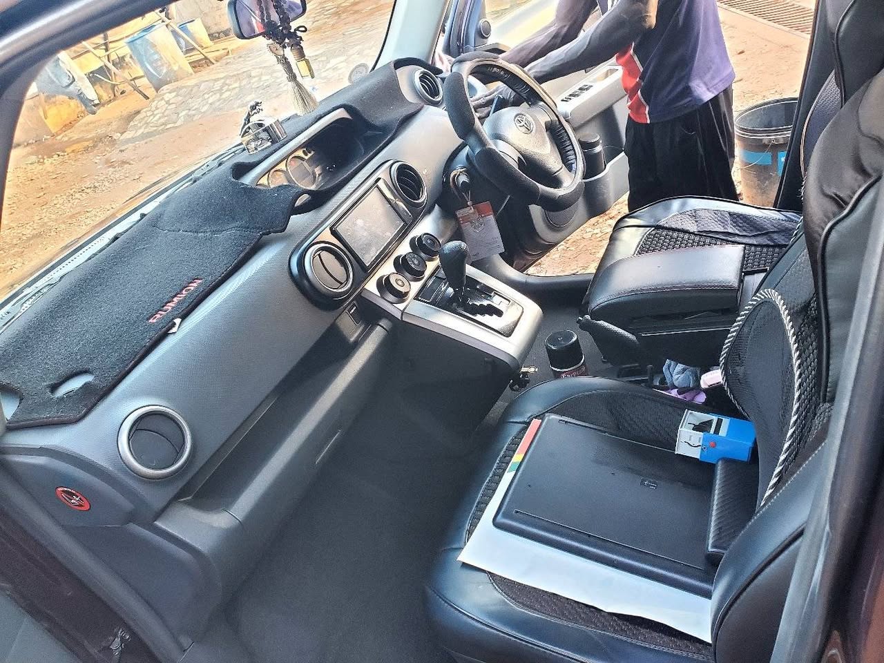 A picture of Toyota rumion