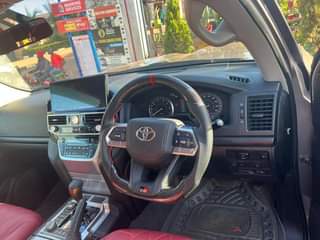 A picture of Land Cruiser V8