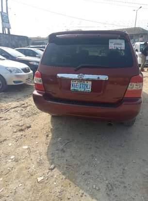 A picture of Toyota highlander 06