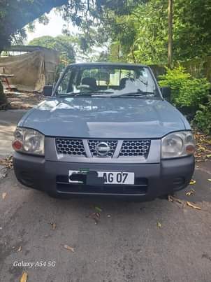 nissan navara