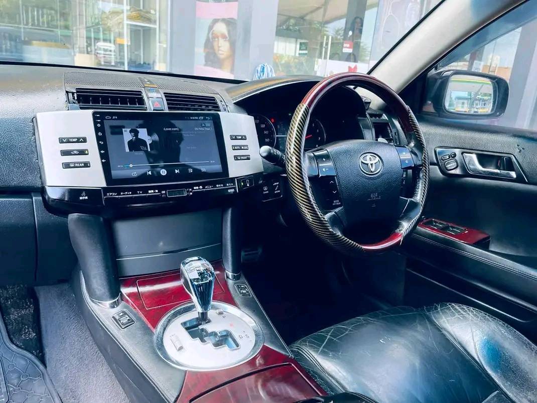A picture of Toyota Mark X