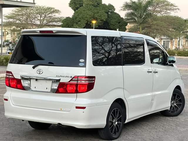 A picture of TOYOTA ALFARD