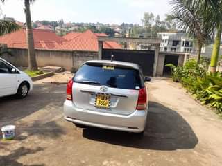 A picture of Toyota wish 2007 model