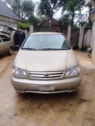 A picture of 2001 model 08067069081