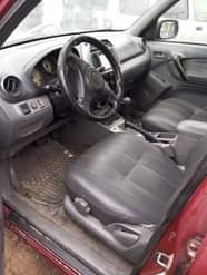 A picture of Rav4 Dealer rush 05 First body Buy and drive Port