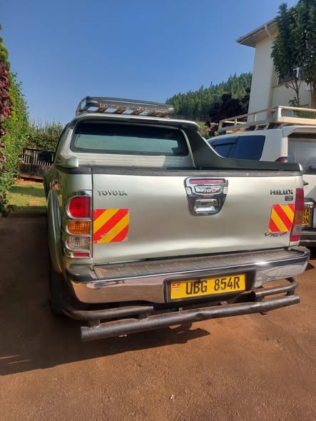 A picture of Hilux NOTE Manual Transmission Call O703273550
