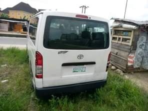 A picture of Hummer bus 8m settle 100k Location Ozouba Call WhatsApp 07062457055