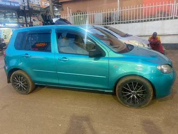 A picture of Mazda demio at 10m