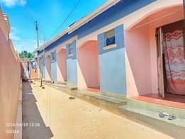A picture of Am selling 5 double rooms in bulenga just 1km from