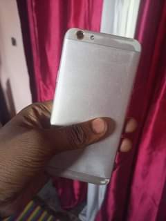 A picture of Oppo f1s