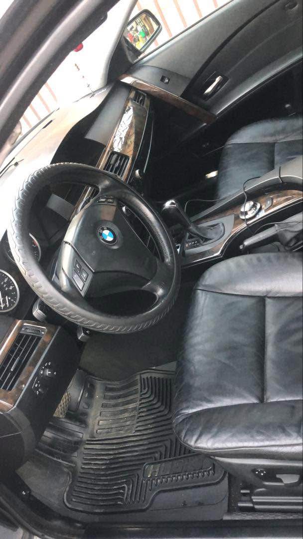 A picture of BMW 530 used 2005 model very clean one full option