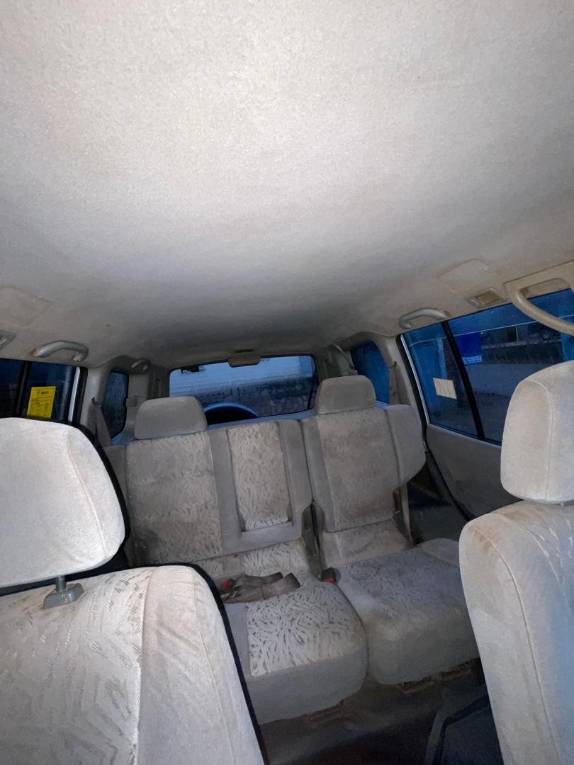 A picture of 2001 Mitsubishi pajero station wagon