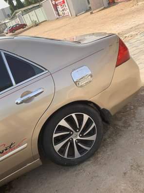 A picture of Distress sales Honda Accord Discussion continue 2007 model buy drive