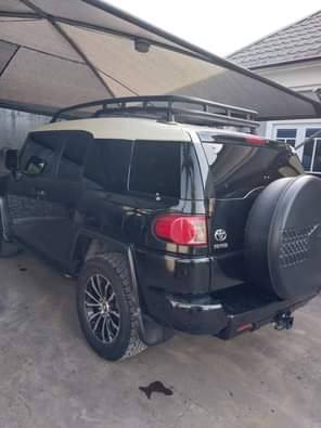 A picture of 2006 Toyota FJ Cruiser First Body. Second User Registered but