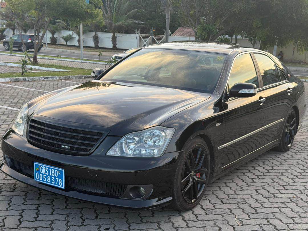 A picture of CROWN ATHLETE CHESIS PRICE 26M Registration 0765242424 Call WhatsApp INSTAGRAM