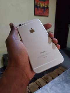 A picture of IPhone 6 plus