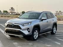 A picture of TOYOTA RAV 4 XLE Hybrid