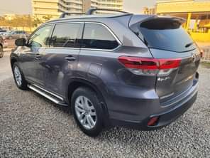 A picture of 2016 Toyota Highlander XLE 4months used unregistered with duty price