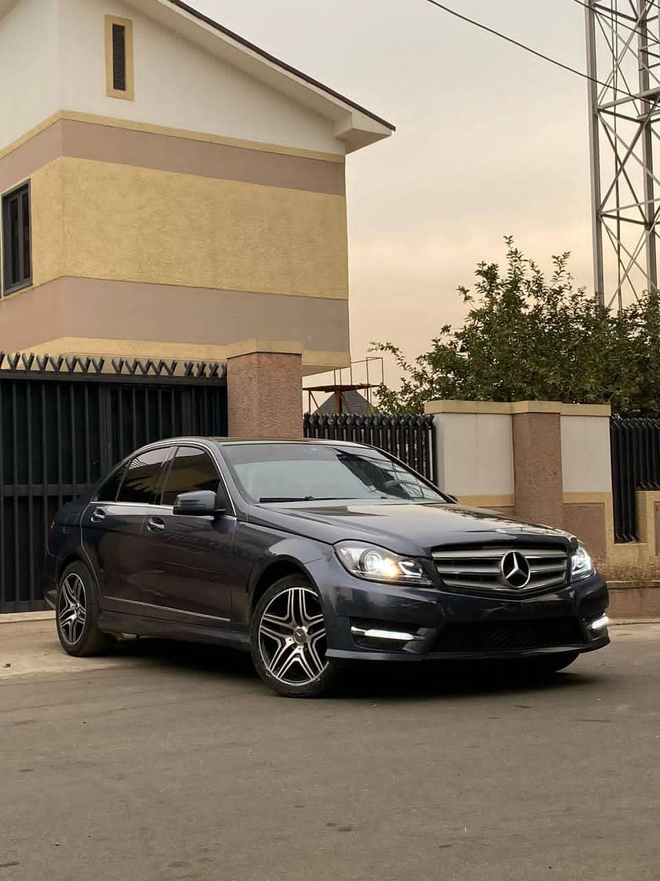 A picture of Car