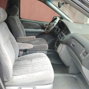 A picture of Toyota Sienna working perfectly for sale AC Engine and gear