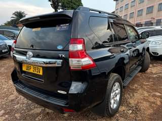 A picture of Toyota Land Cruiser model 2015 140M